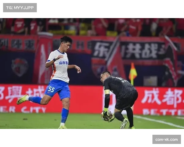 彭啸替补登场显价值 山东泰山年轻中卫储备迎来机遇